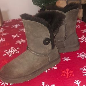 UGG Bailey Button boots